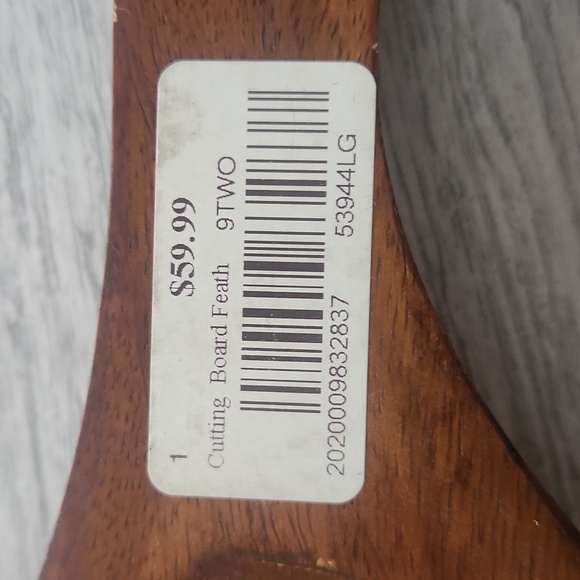 NEW wooden feather cutting board centerpiece - Picture 3 of 8